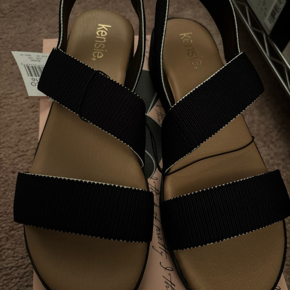 Brand new in box Kensie sandal size 10